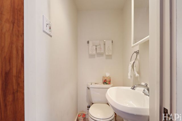 2356 Ashland Avenue, Evanston, IL 60201