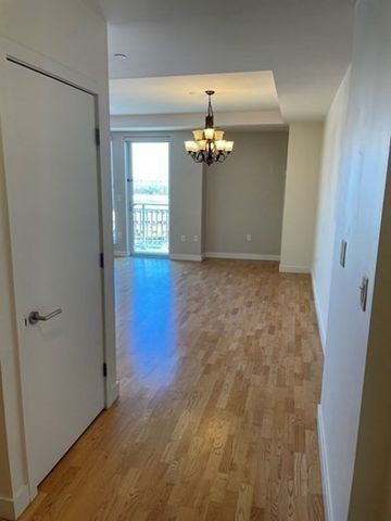 100 Station Lndg 702, Medford, MA 02155