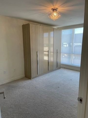 100 Station Lndg 702, Medford, MA 02155