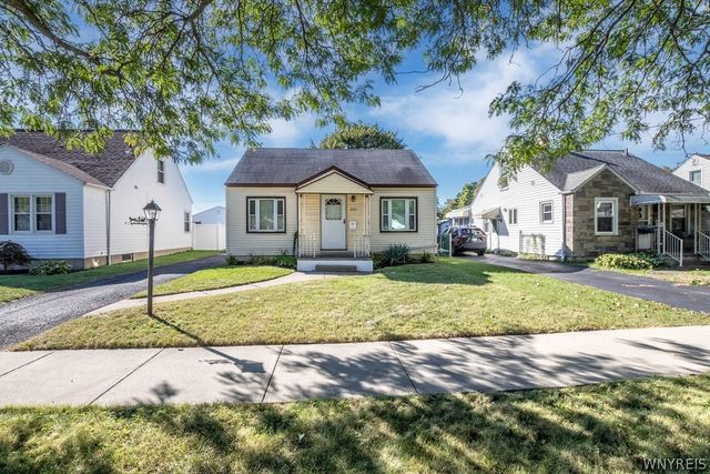 8217 Pershing Avenue, Niagara Falls, NY 14304
