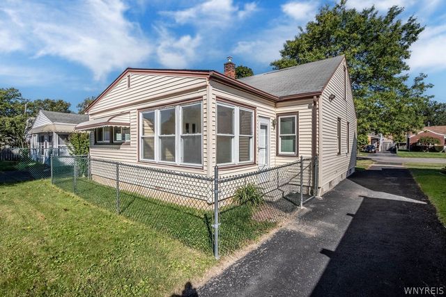 8217 Pershing Avenue, Niagara Falls, NY 14304
