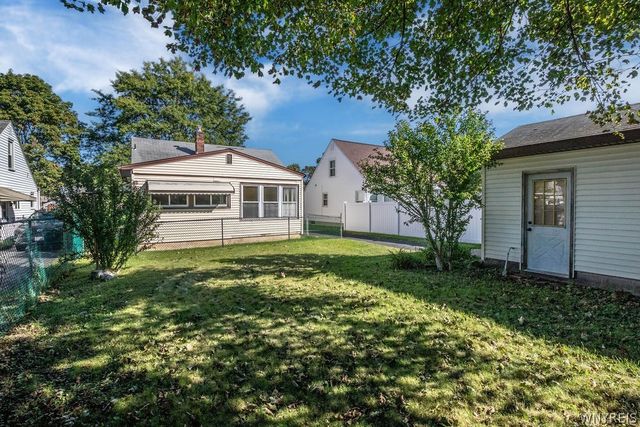 8217 Pershing Avenue, Niagara Falls, NY 14304