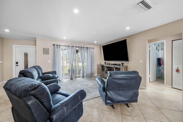 4901 NW 18th Avenue, Deerfield Beach, FL 33064
