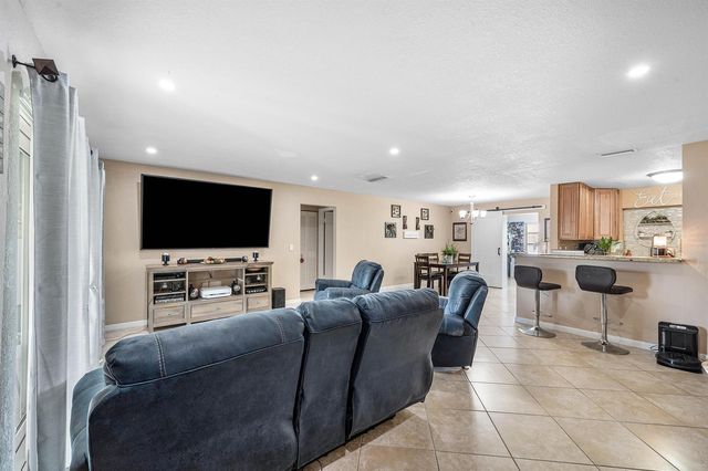 4901 NW 18th Avenue, Deerfield Beach, FL 33064