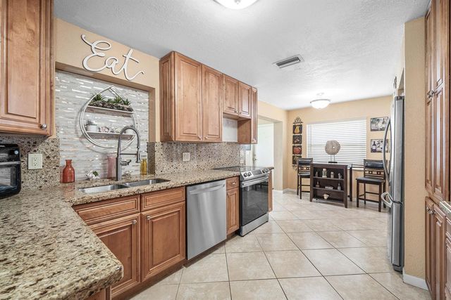 4901 NW 18th Avenue, Deerfield Beach, FL 33064