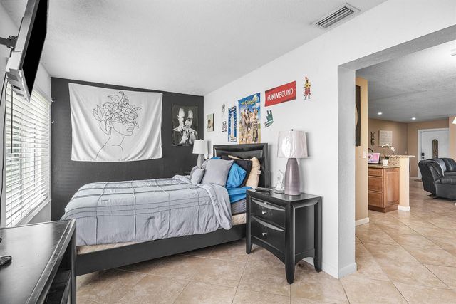 4901 NW 18th Avenue, Deerfield Beach, FL 33064
