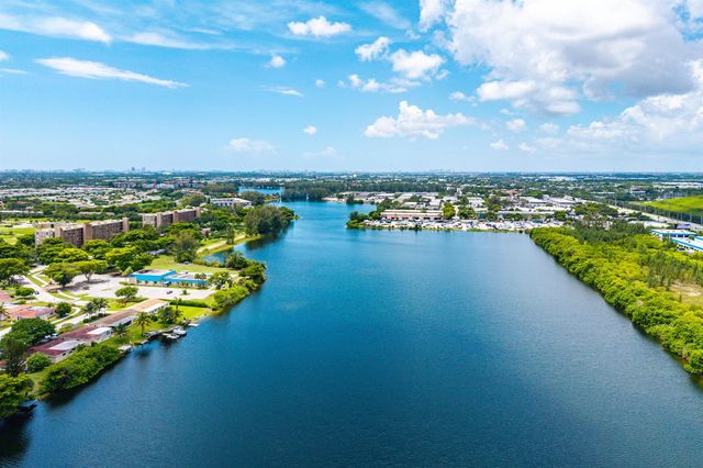 4901 NW 18th Avenue, Deerfield Beach, FL 33064