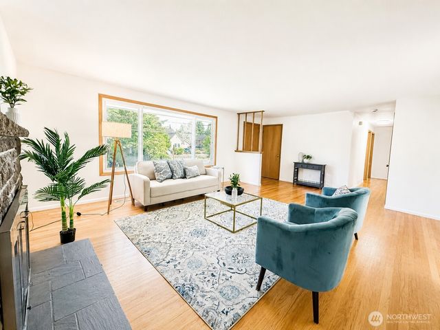 11253 12th Avenue S, Seattle, WA 98168