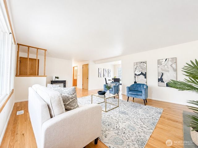 11253 12th Avenue S, Seattle, WA 98168