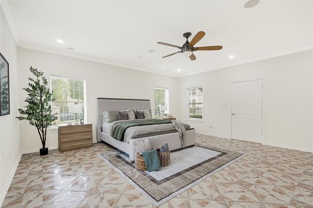 404 Moss Street, Houston, TX 77009