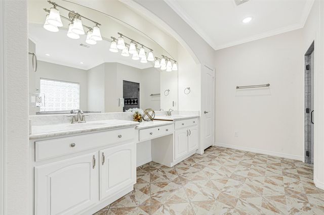 404 Moss Street, Houston, TX 77009