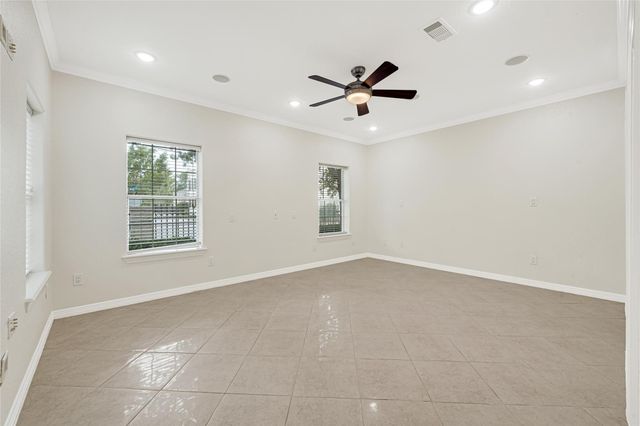 404 Moss Street, Houston, TX 77009