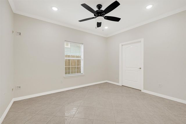 404 Moss Street, Houston, TX 77009