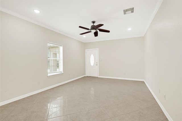 404 Moss Street, Houston, TX 77009
