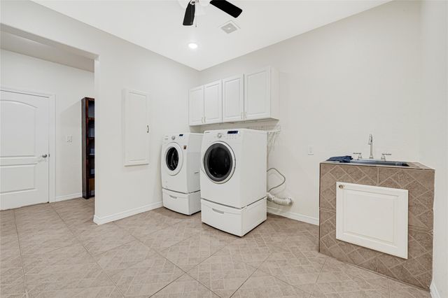 404 Moss Street, Houston, TX 77009