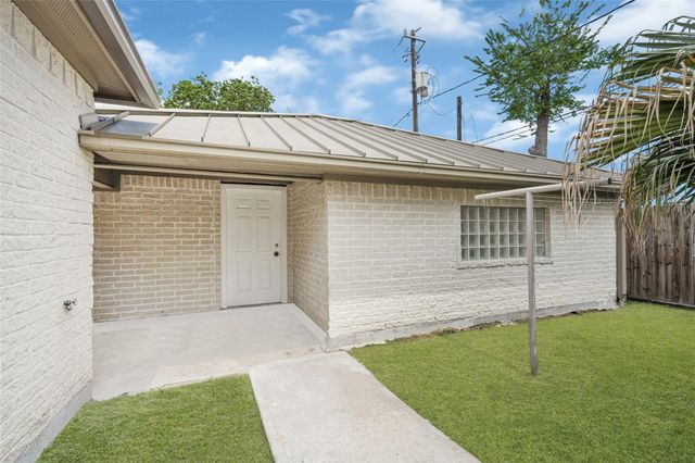 404 Moss Street, Houston, TX 77009