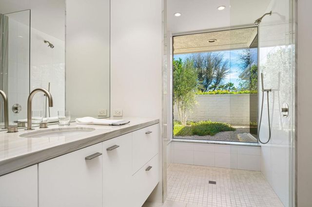 44 Fincher Way, Rancho Mirage, CA 92270