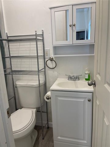 3127 SW 21st St 2, Miami, FL 33145