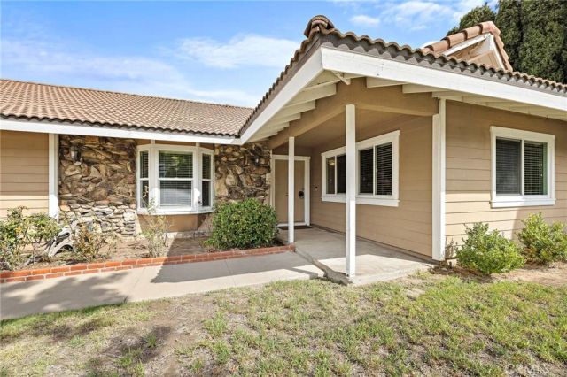 1523 E Baldwin, Orange, CA 92865