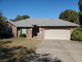 1219 West Mcguffey Street, Ozark, MO 65721