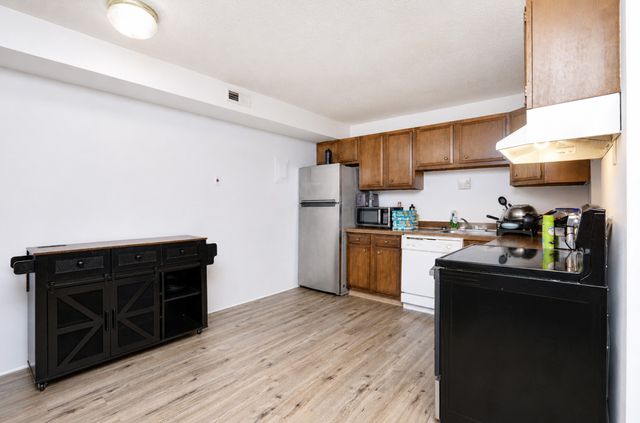 1120 E 6th Street 3, Des Moines, IA 50316