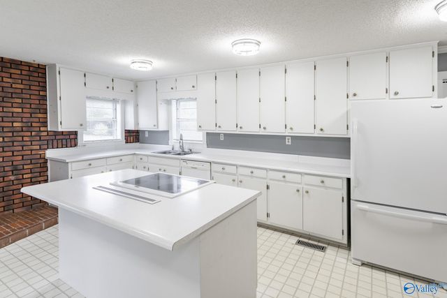 232 Kenny Clay Road, Somerville, AL 35670