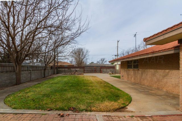 901 W Second Street, Claude, TX 79019