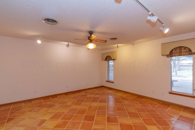 901 W Second Street, Claude, TX 79019