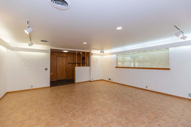 901 W Second Street, Claude, TX 79019