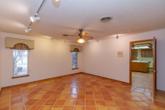 901 W Second Street, Claude, TX 79019