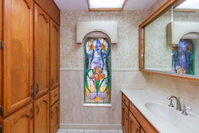 901 W Second Street, Claude, TX 79019