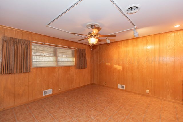 901 W Second Street, Claude, TX 79019