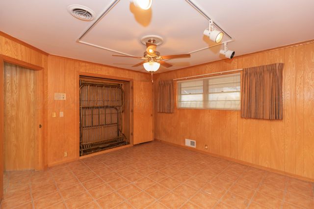 901 W Second Street, Claude, TX 79019