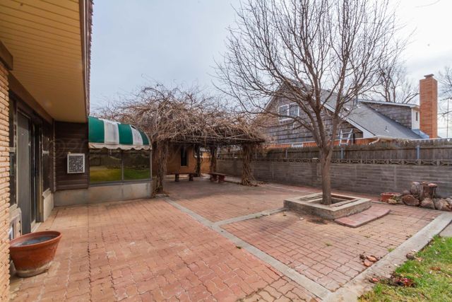 901 W Second Street, Claude, TX 79019