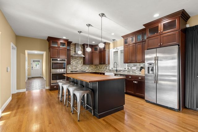 10 Emily Ln, Pembroke, MA 02359