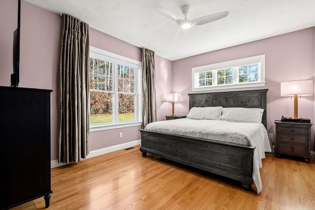 10 Emily Ln, Pembroke, MA 02359