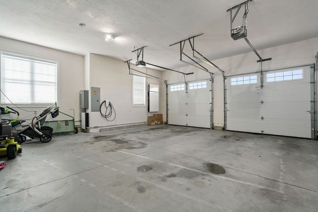 10 Emily Ln, Pembroke, MA 02359