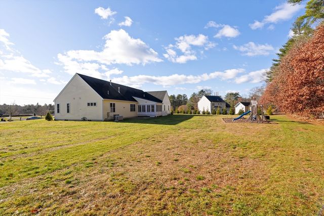 10 Emily Ln, Pembroke, MA 02359