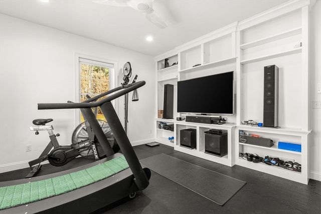 10 Emily Ln, Pembroke, MA 02359