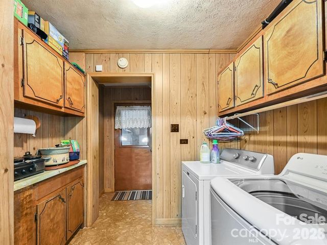 7530 NC 208 Highway, Marshall, NC 28753