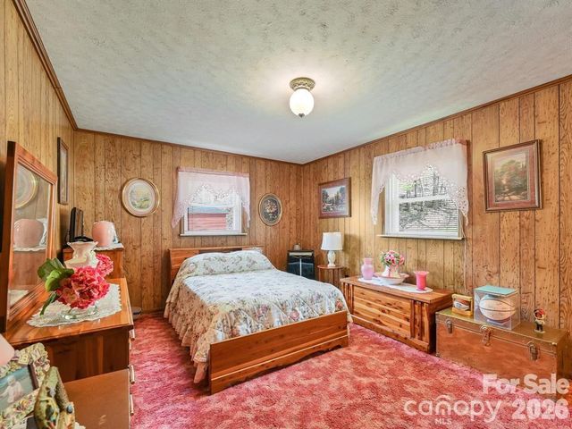 7530 NC 208 Highway, Marshall, NC 28753