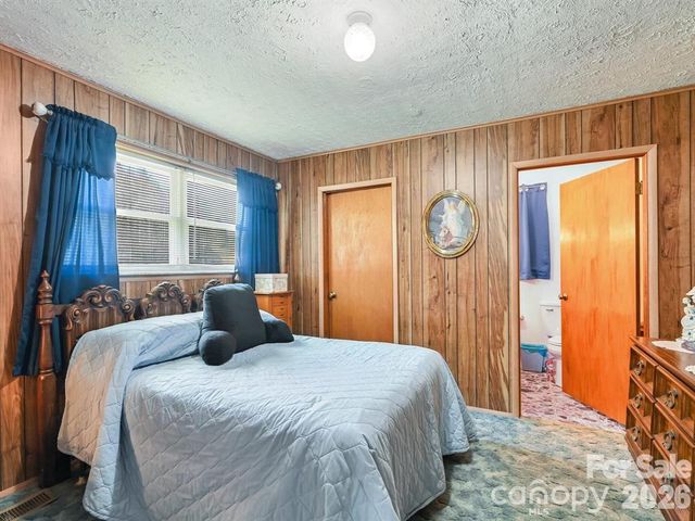 7530 NC 208 Highway, Marshall, NC 28753