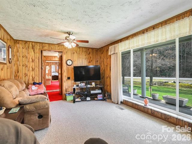 7530 NC 208 Highway, Marshall, NC 28753