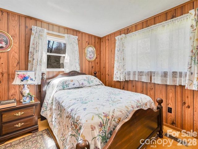 7530 NC 208 Highway, Marshall, NC 28753