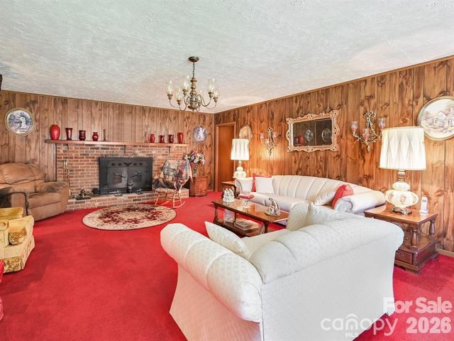 7530 NC 208 Highway, Marshall, NC 28753