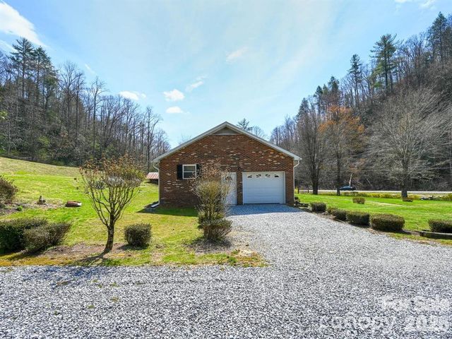 7530 NC 208 Highway, Marshall, NC 28753