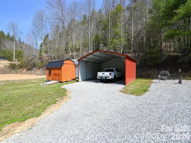 7530 NC 208 Highway, Marshall, NC 28753