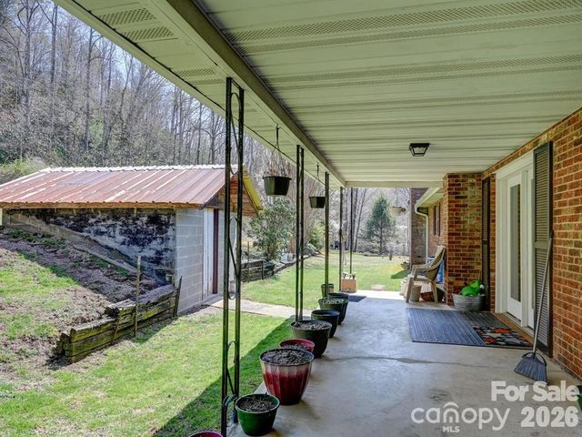 7530 NC 208 Highway, Marshall, NC 28753