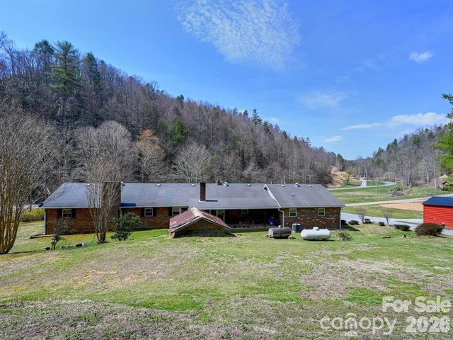 7530 NC 208 Highway, Marshall, NC 28753