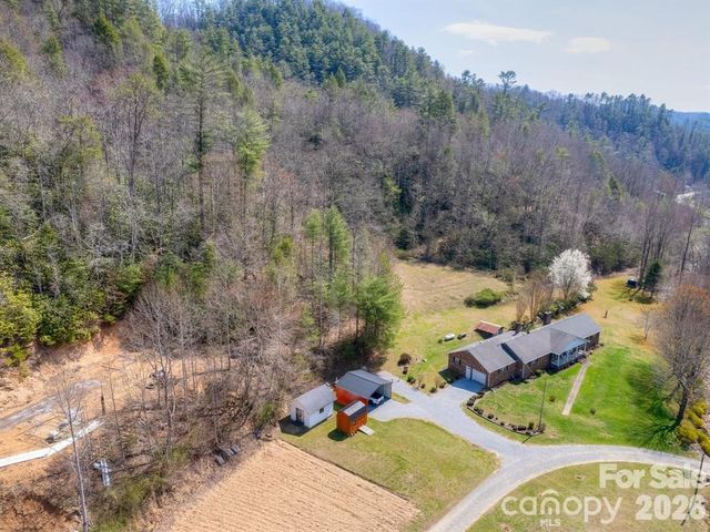 7530 NC 208 Highway, Marshall, NC 28753